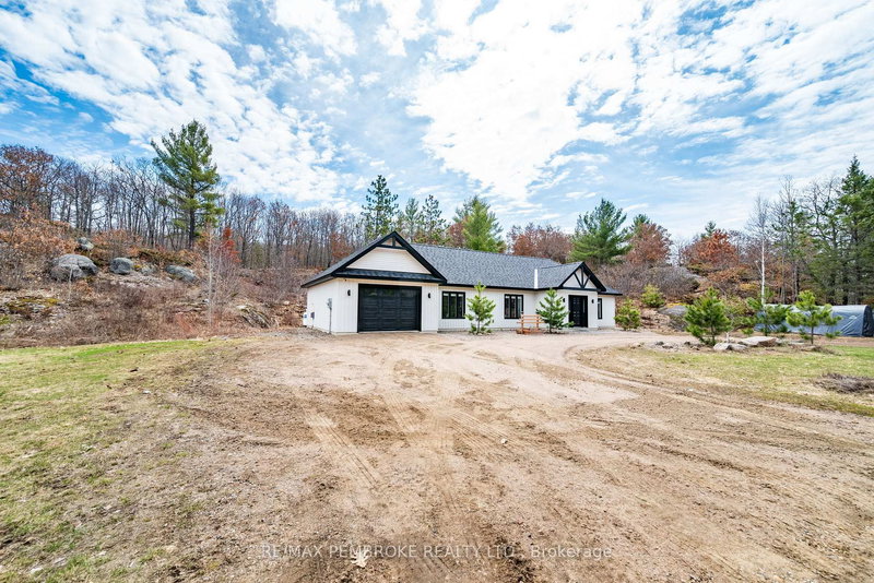 41948A Combermere Rd, Barry's Bay, K0J 1B0 | Image 2