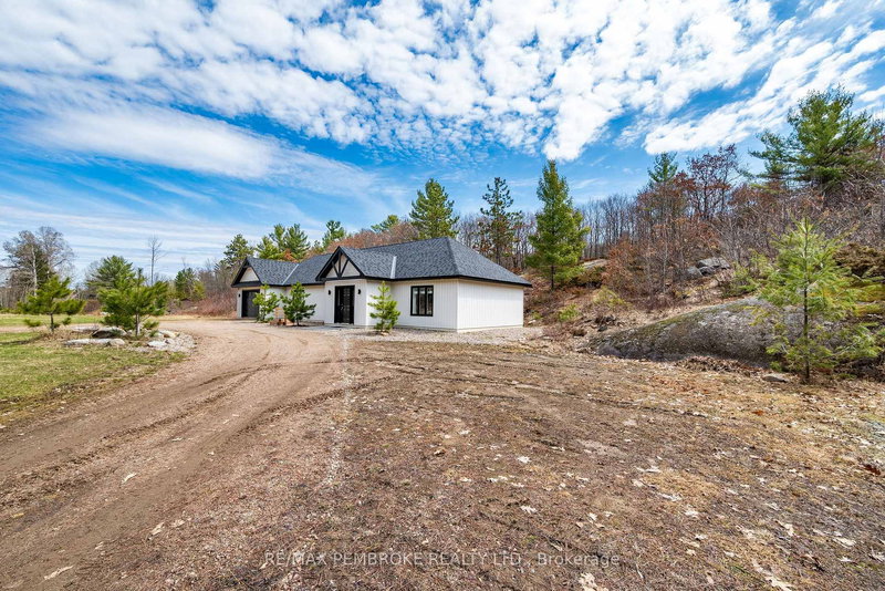 41948A Combermere Rd, Barry's Bay, K0J 1B0 | Image 3