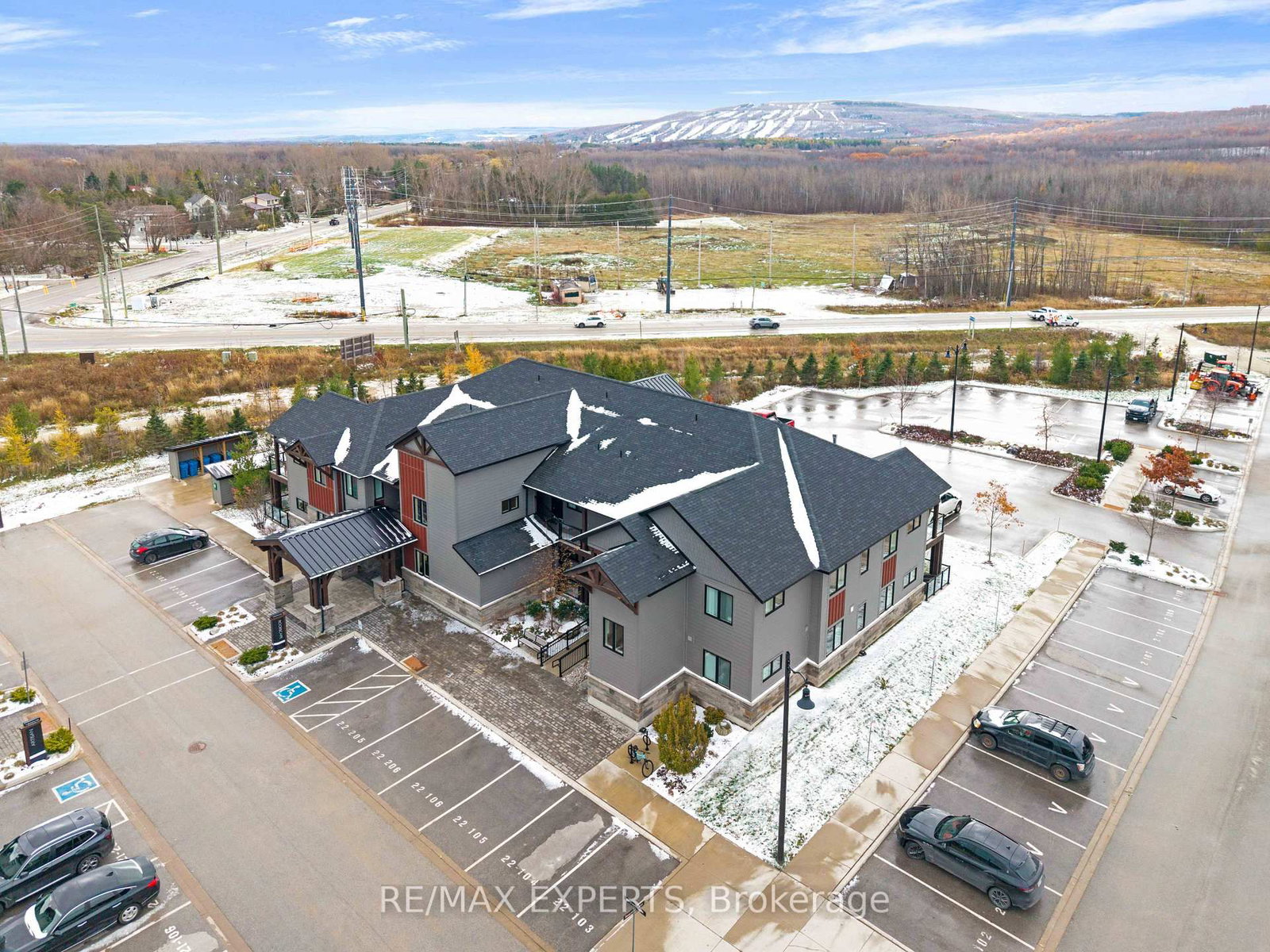 22 Beckwith Lane, Unit 101 - Photo 2