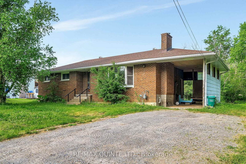 403 Whites Rd, Quinte West, K8V 5P5 | Image 2