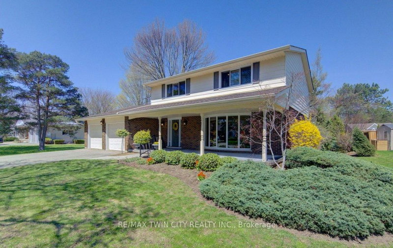 128 Dalewood Dr, Kitchener, N2A 1G5 | Image 2