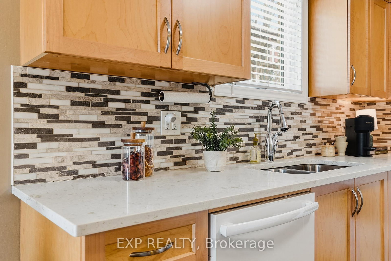 143 St Jerome Crescent - Photo 15