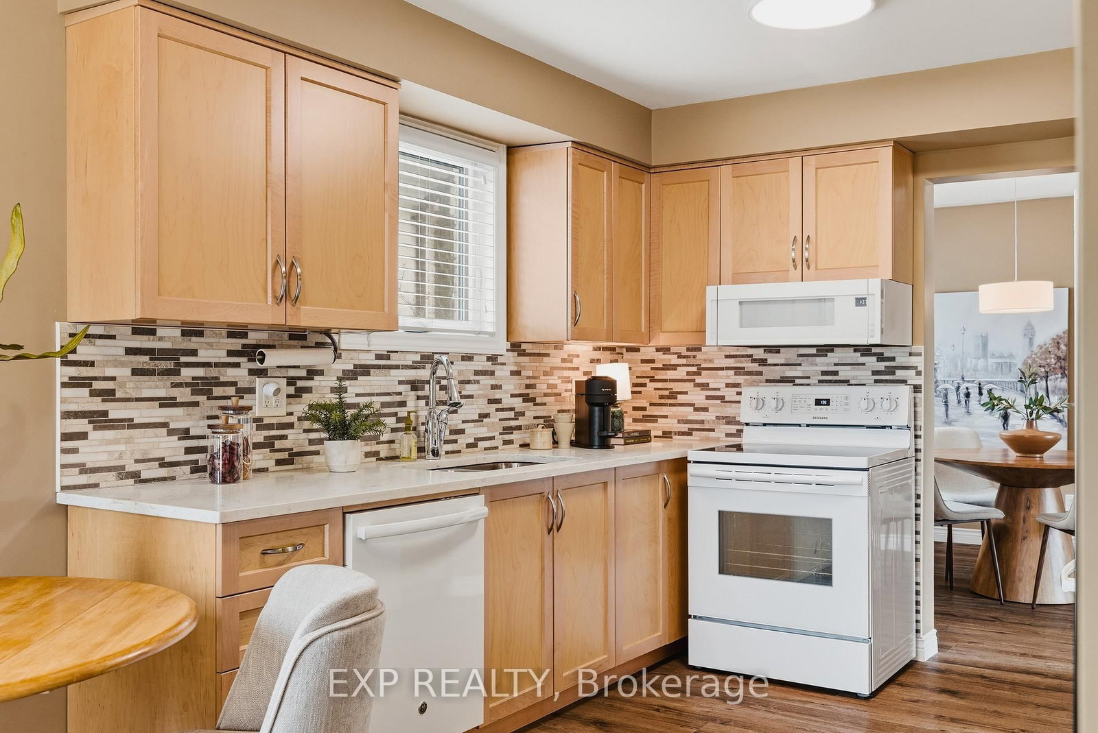 143 St Jerome Crescent - Photo 3
