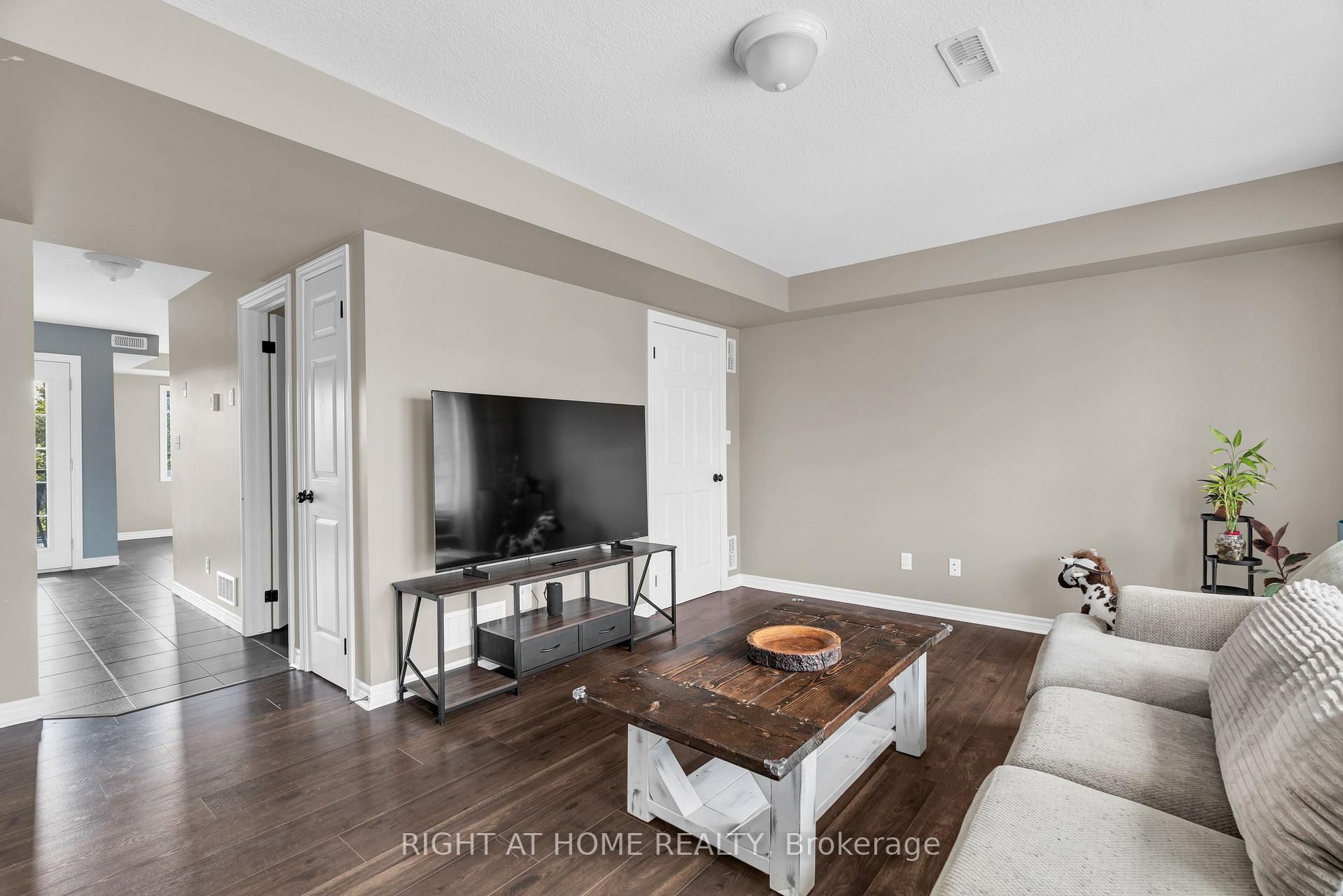 630 Woodlawn Road E, Unit B