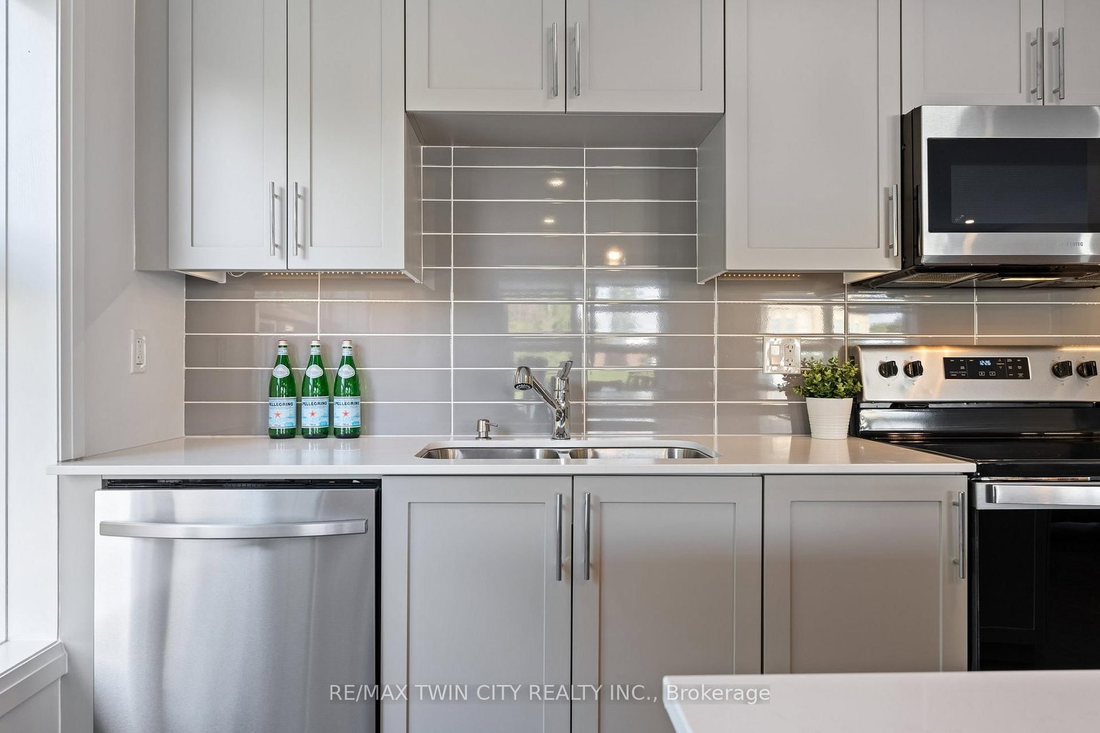 88 Gibson Street, Unit 209 - Photo 10