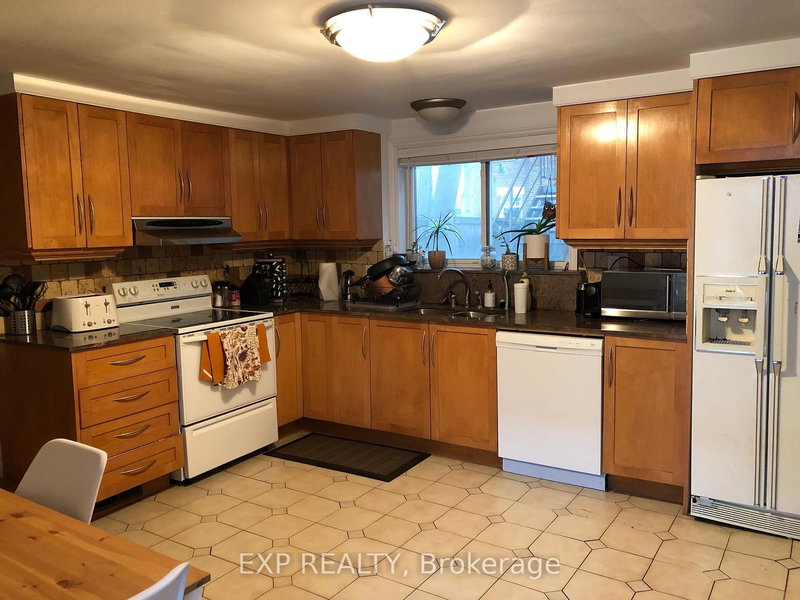 240 Breezehill Ave S, Ottawa, K1Y 2J3 | Image 3