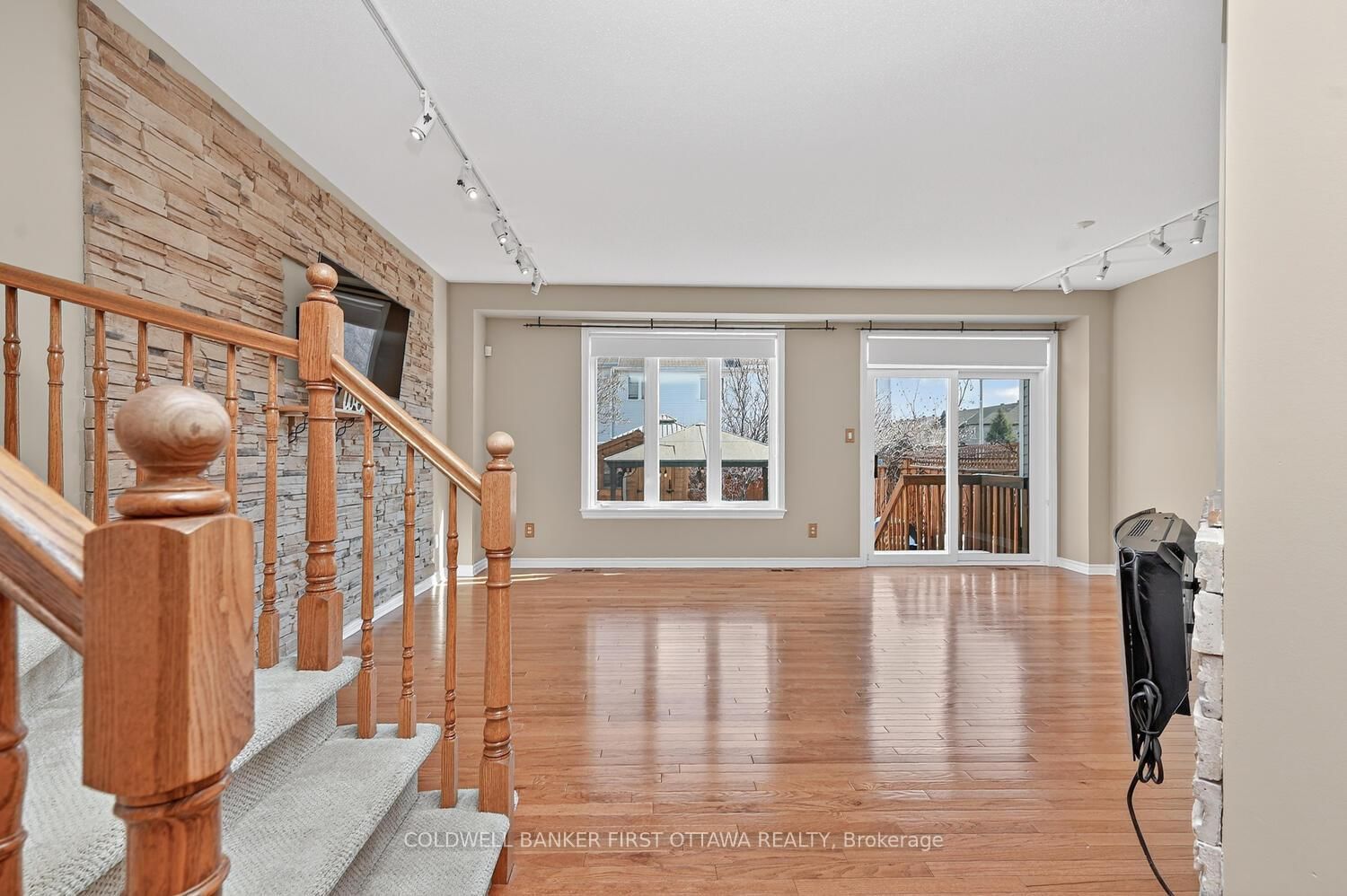 102 Windance Crescent - Photo 5