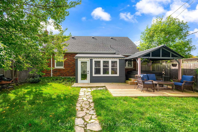 5201 Valley Way, Niagara Falls, L2E 1X3 | Image 3