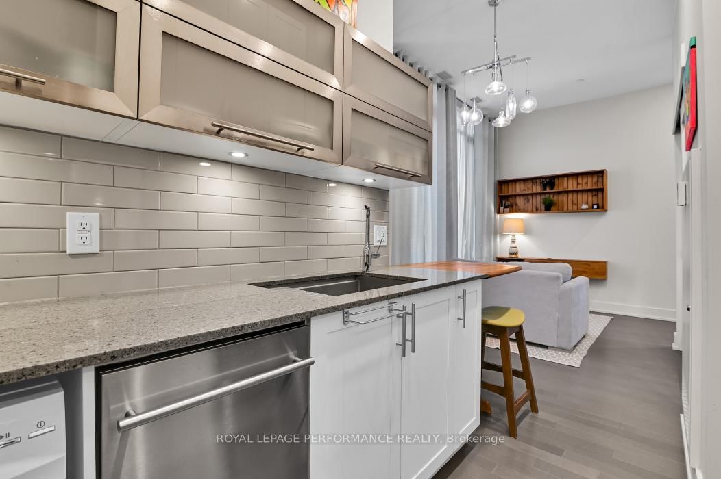 11 OBLATS Street, Unit 101 - Photo 16