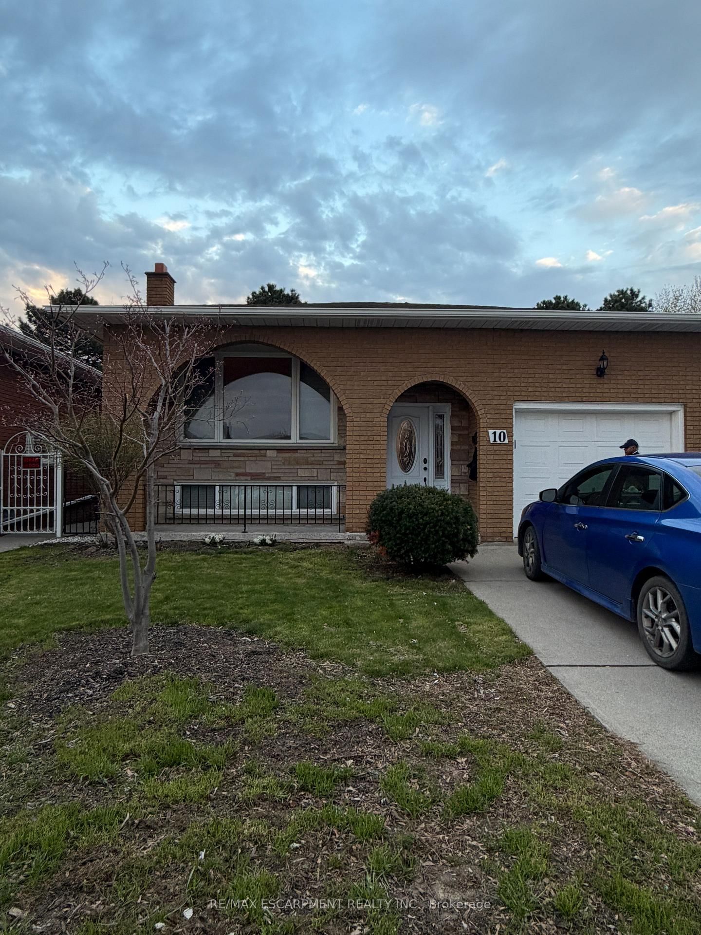 10 Fairington Crescent, Unit UPPER