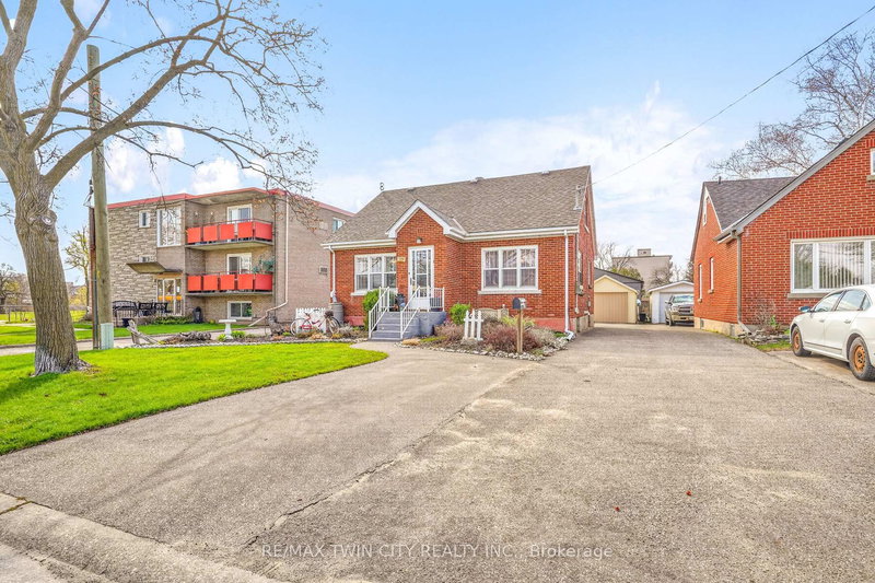 32 Fulton St, Brantford, N3R 4E5 | Image 2