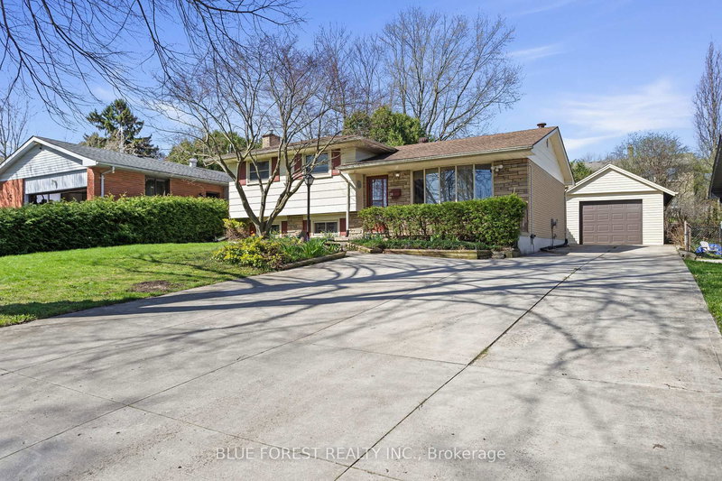 39 Southwood Cres, London South, N6J 1S8 | Image 2