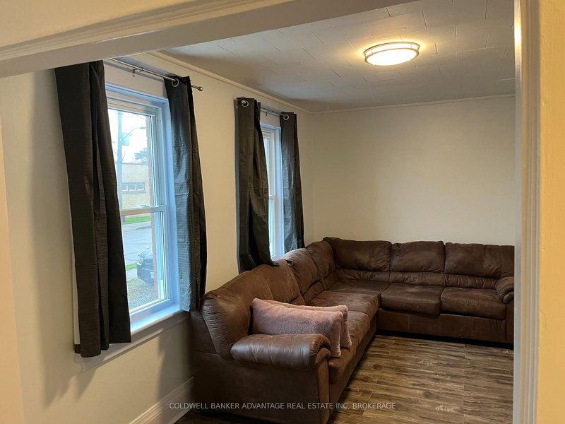 14 Albert St, Welland, L3B 4L2 | Image 3