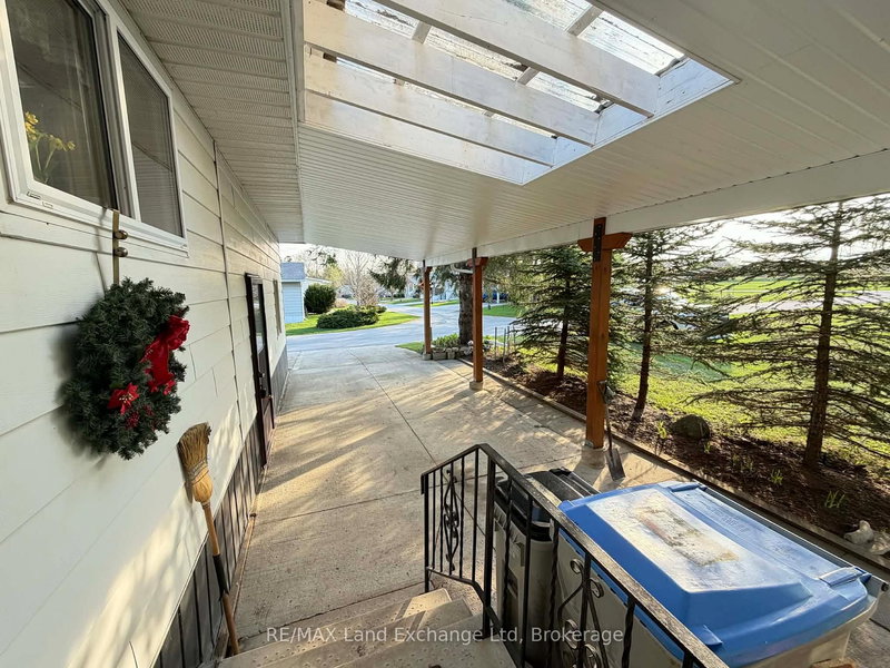 44 Briarwood Cres, North Huron, N0G 2W0 | Image 3