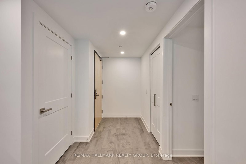 801 - 340 Queen St, Ottawa, K1R 0G1 | Image 2