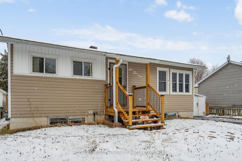 651 Lorne St W, Laurentian Valley, K8A 6T7 | Image 2