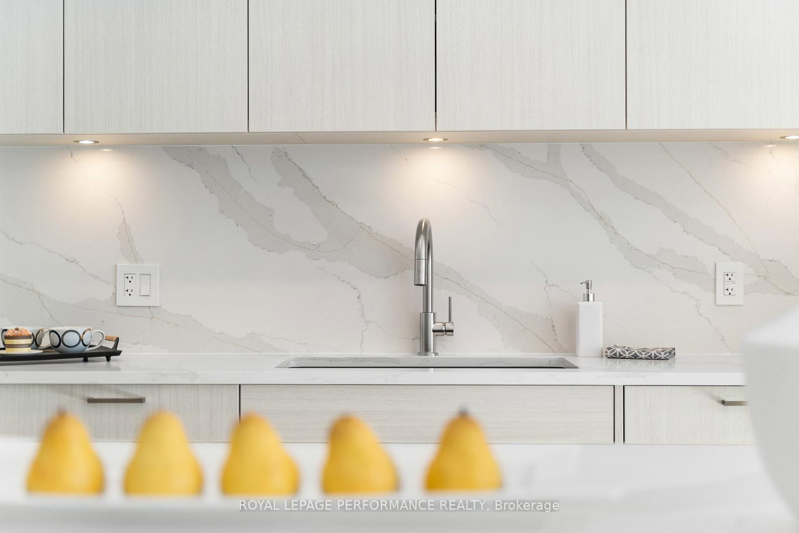 426 Avondale Avenue - Photo 12