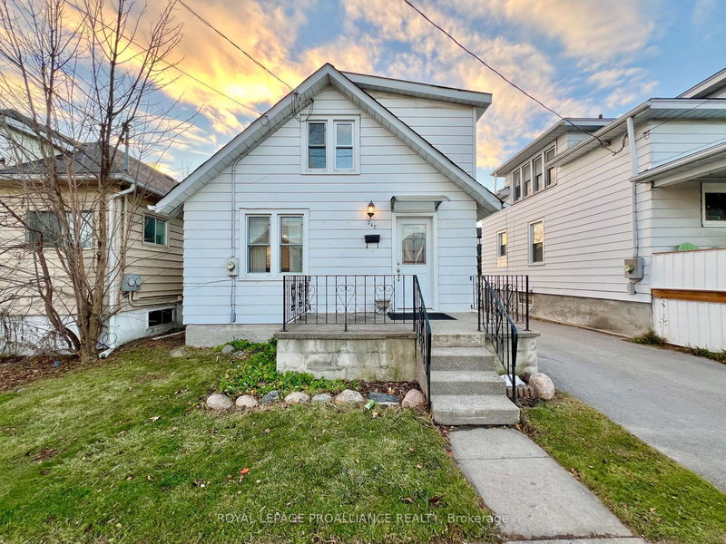 home for sale on 248 Dufferin Avenue