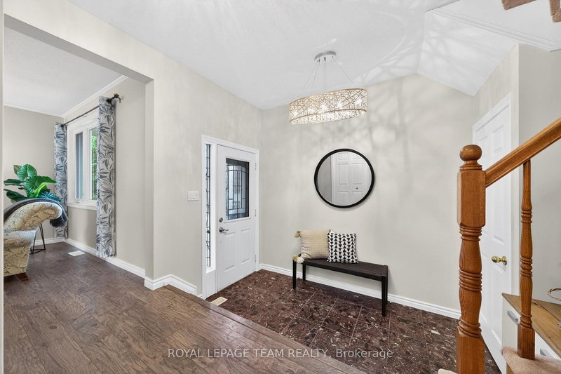 23 Inwood Dr, Kanata, K2M 1Z6 | Image 3