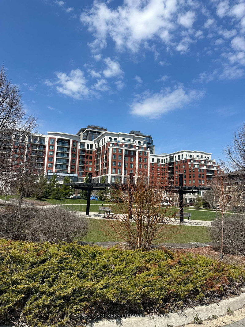 401 - 399 Bayrose Drive W W