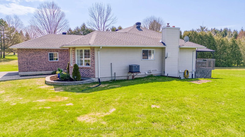 307 Somerville Dr, Perth, K7H 3C6 | Image 3