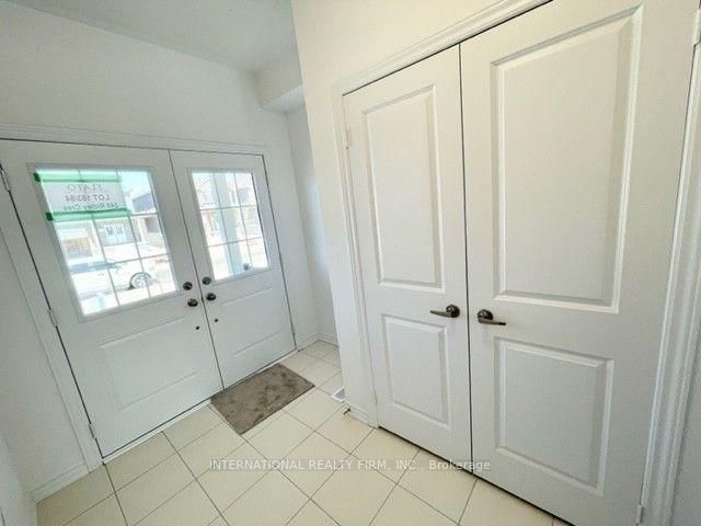 240 Ridley Crescent