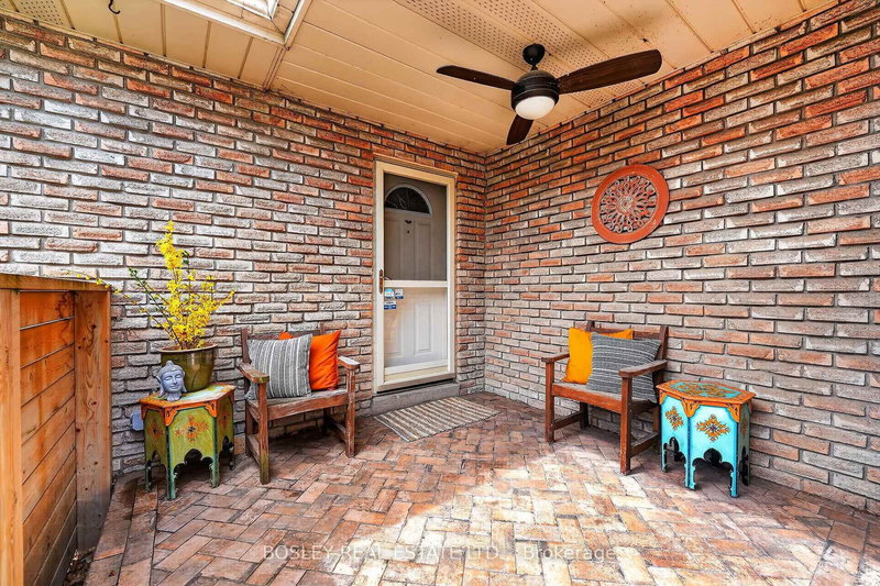 561 King St, Niagara-on-the-Lake, L0S 1J0 | Image 2