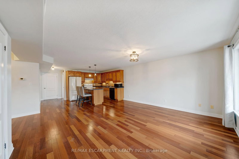 102 - 50 Whitlaw Way, Brant, N3L 4C3 | Image 2