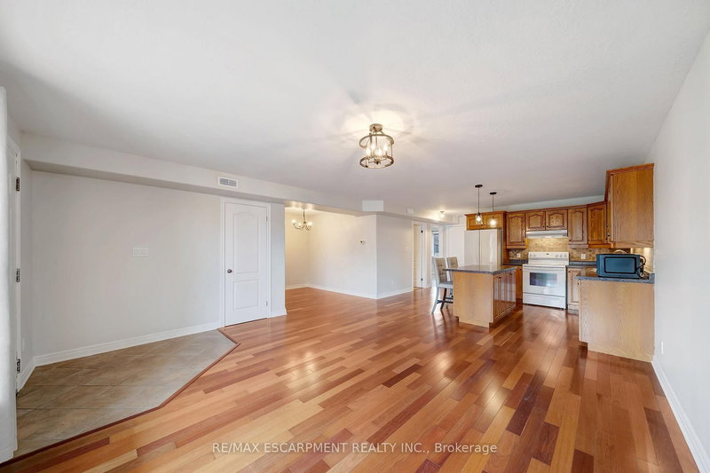 102 - 50 Whitlaw Way, Brant, N3L 4C3 | Image 3