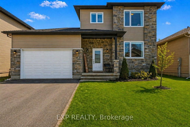 111 DESJARDINS Street