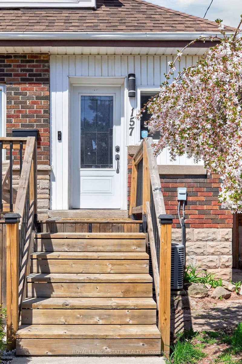157 Cameron Ave N, Hamilton, L8H 4Z4 | Image 2
