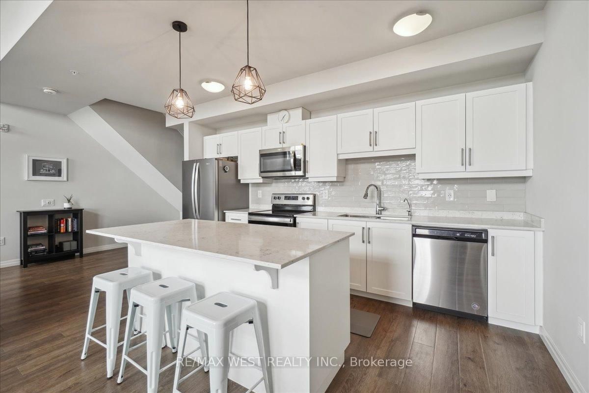 35 Kingsbury Square, Unit 413 - Photo 3