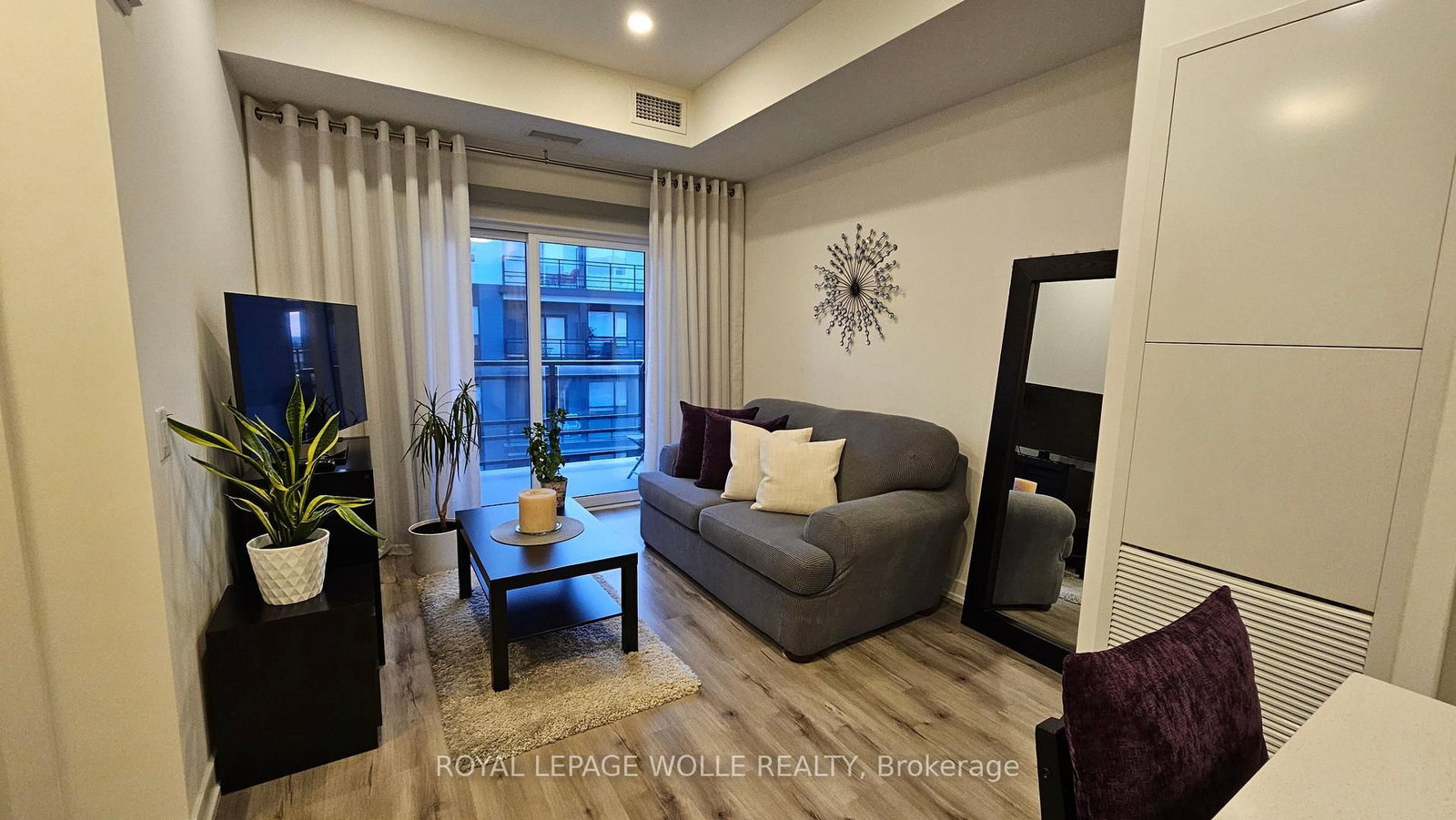 247 Northfield Drive E, Unit 507 - Photo 3