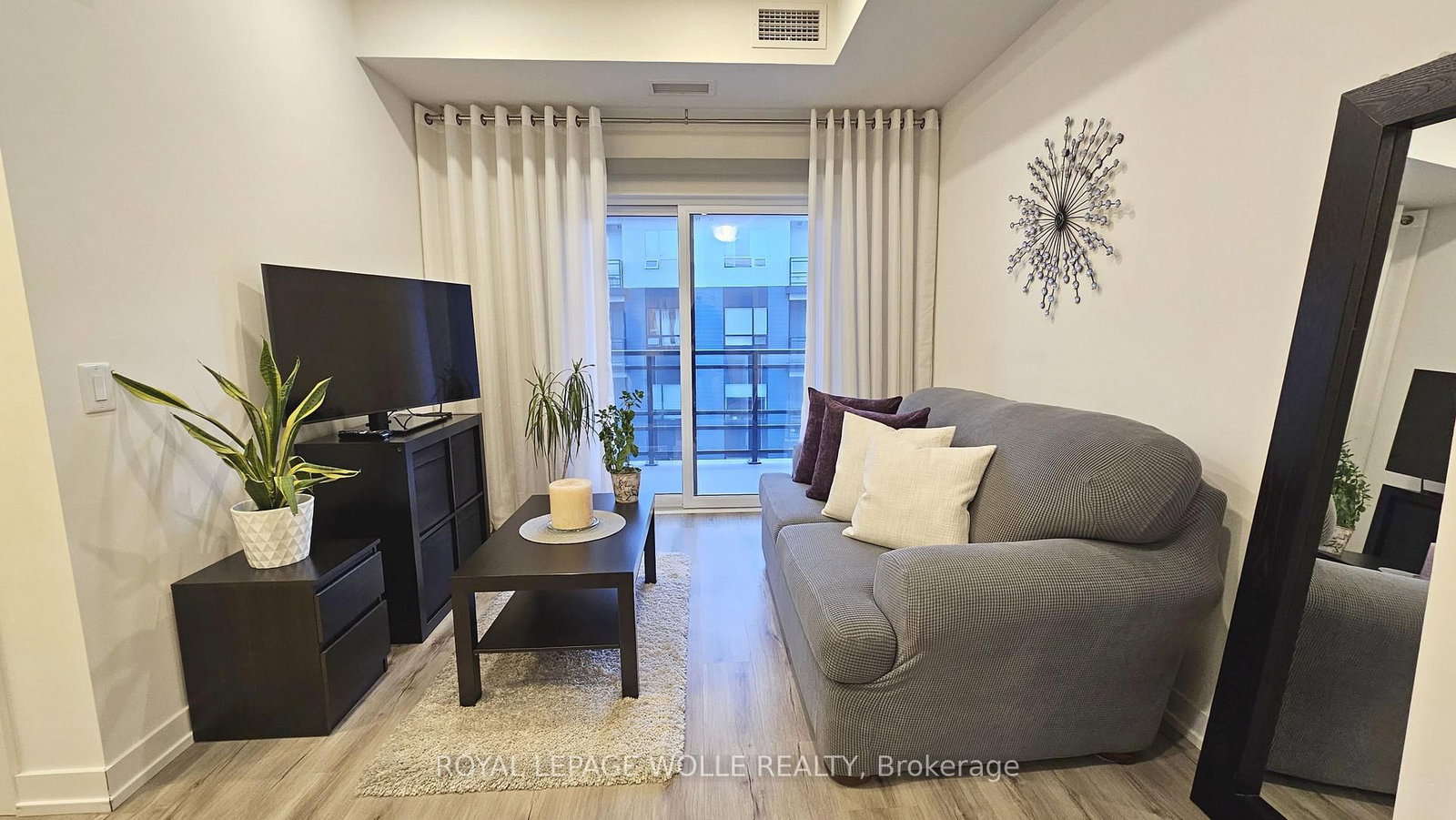 247 Northfield Drive E, Unit 507 - Photo 4