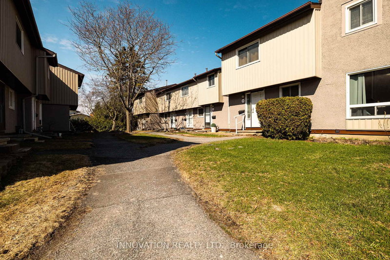 338 Woodfield Dr, Ottawa, K2G 3W9 | Image 2