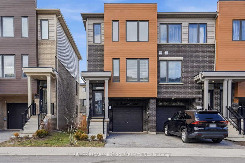 32 Radison Lane, Hamilton, L7R 4E2 | Image 2