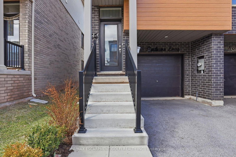 32 Radison Lane, Hamilton, L7R 4E2 | Image 3