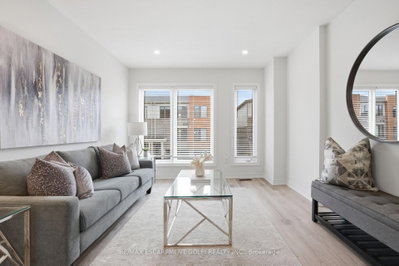 32 Radison Lane • Hamilton, ON photo 5