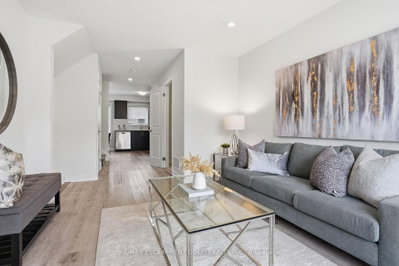 32 Radison Lane • Hamilton, ON photo 6