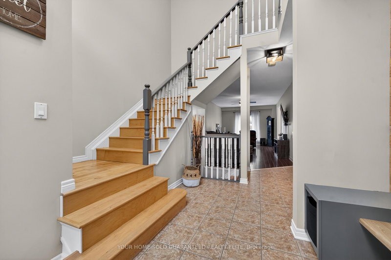 4071 Bush Cres, Lincoln, L3J 0G7 | Image 2