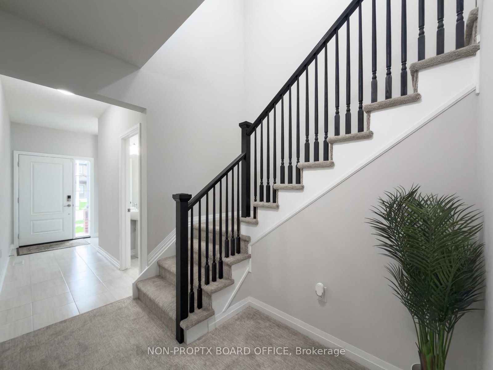 105 Alicia Crescent - Photo 13