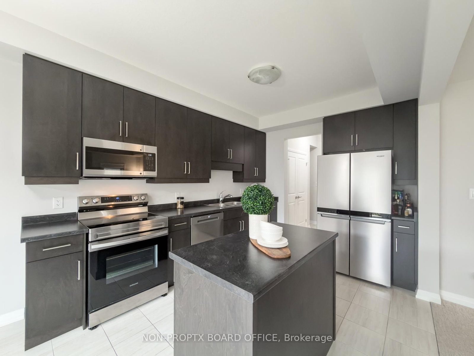 105 Alicia Crescent - Photo 18