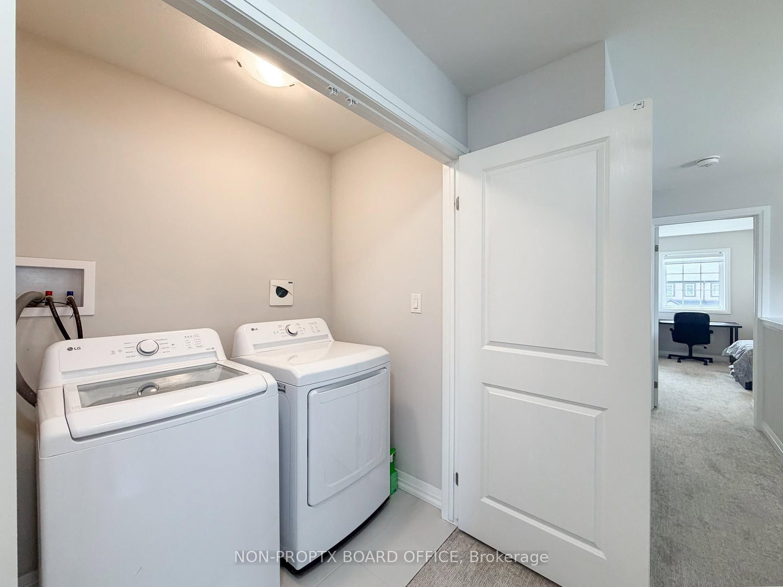 105 Alicia Crescent - Photo 24