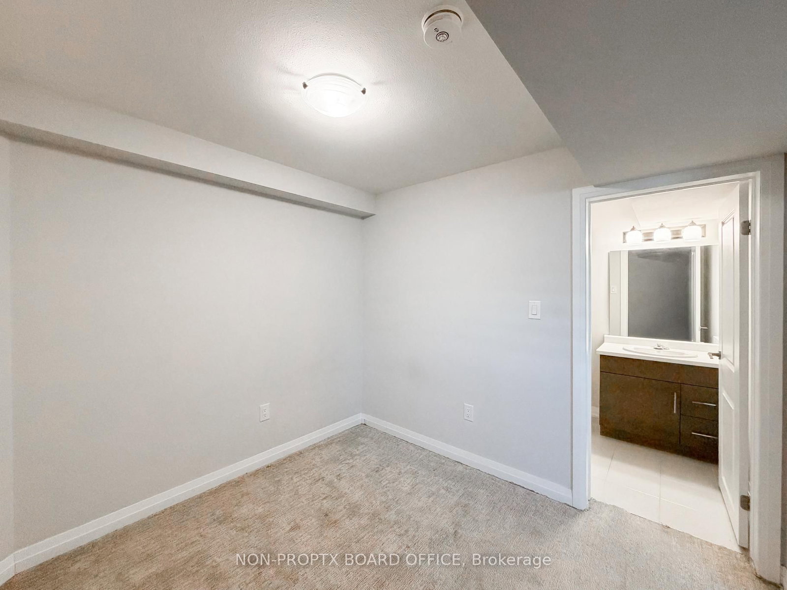 105 Alicia Crescent - Photo 40