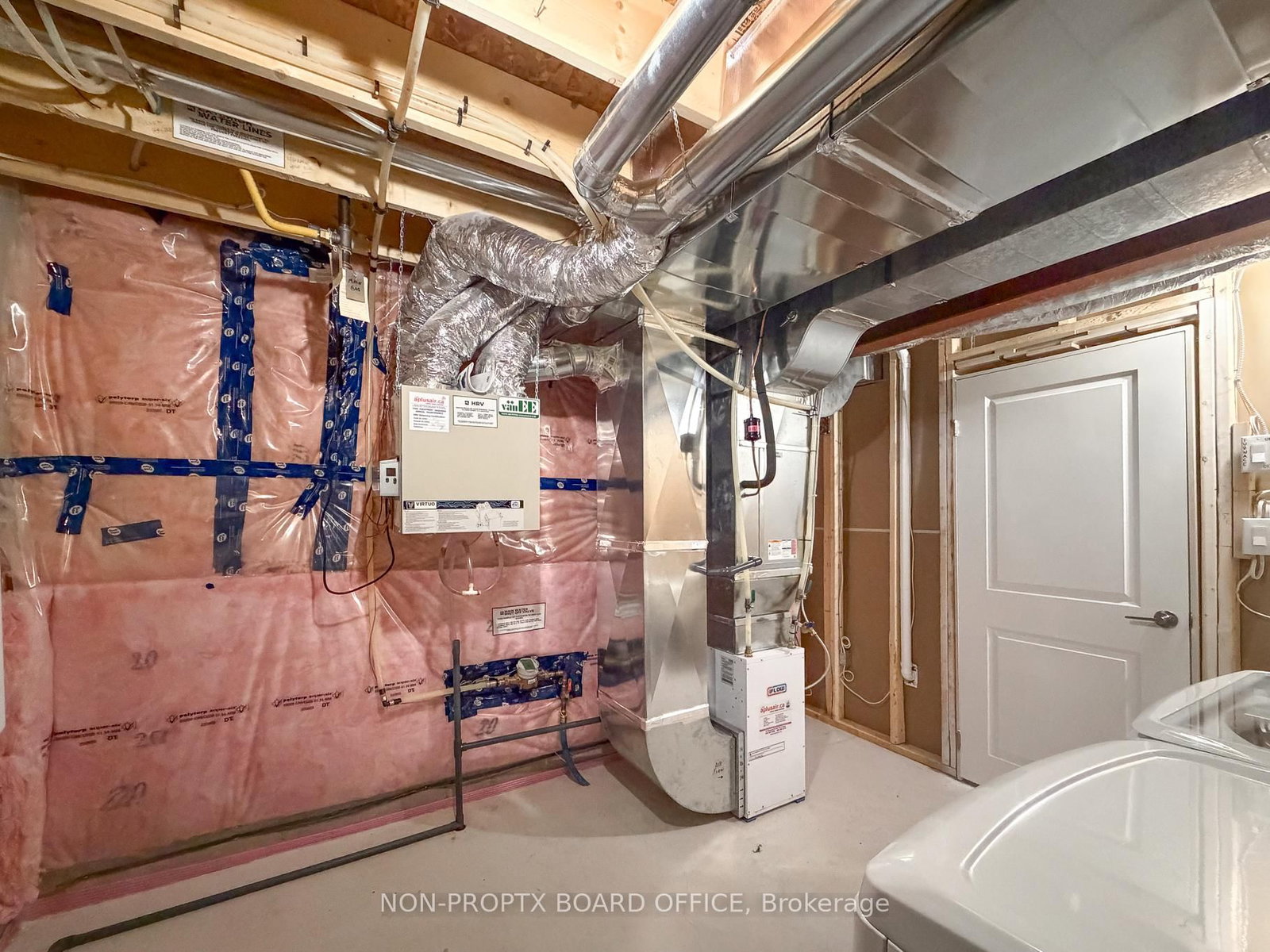 105 Alicia Crescent - Photo 44