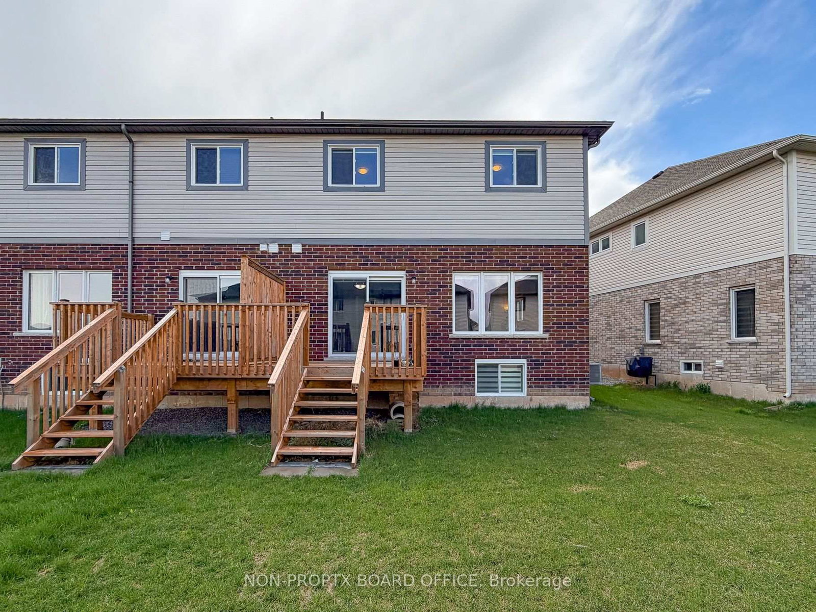 105 Alicia Crescent - Photo 5