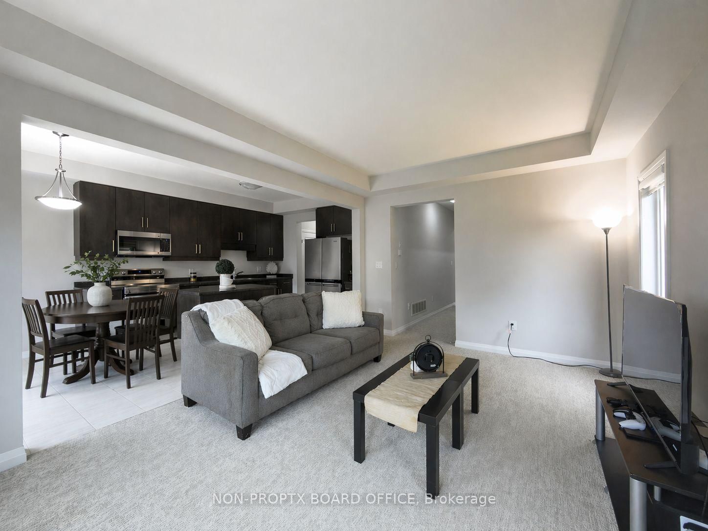 105 Alicia Crescent - Photo 8