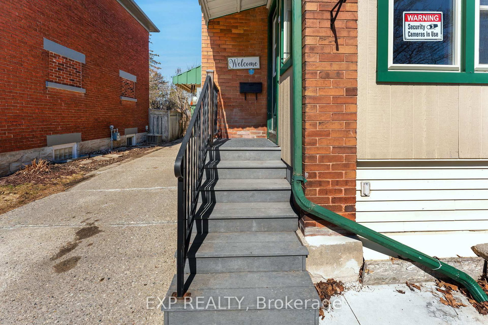 24 ONWARD Avenue - Photo 4