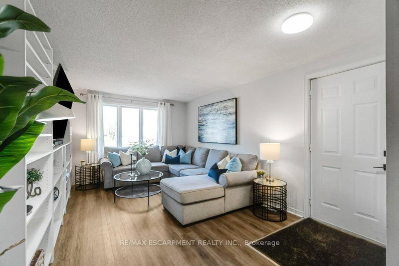 28 Kathleen St, Brant, N3L 3X8 | Image 3