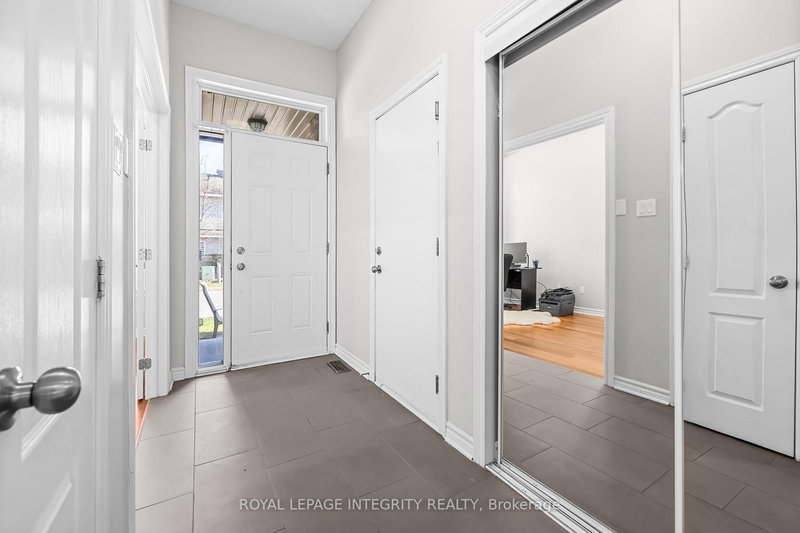 27 Orange Blossom Private, Gloucester, K1T 0M9 | Image 3